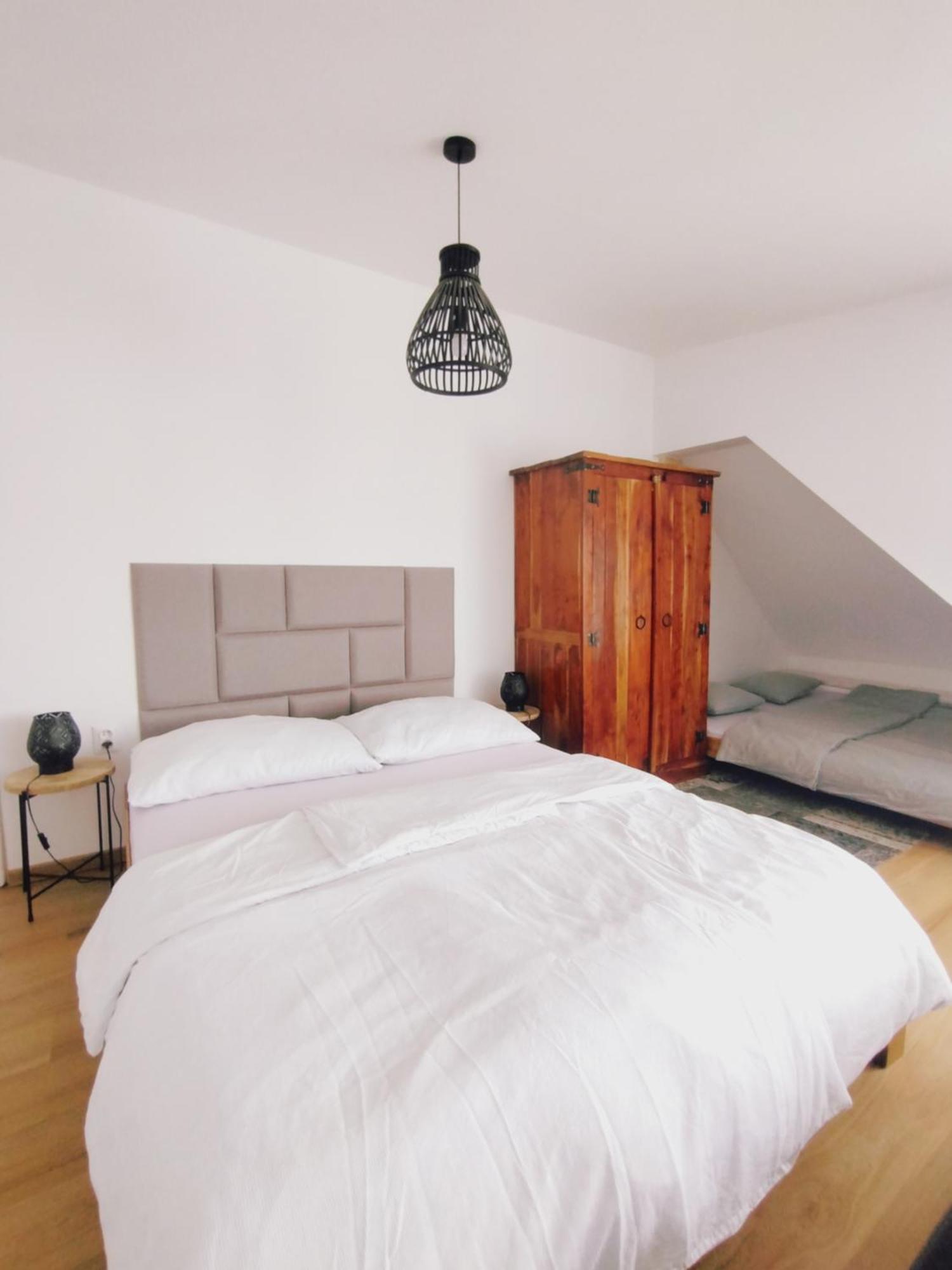 Attic Apartment Catnip ブラチスラヴァ エクステリア 写真